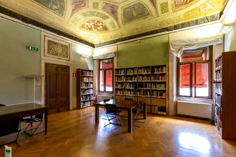 Biblioteca, Palazzo Bonacossi